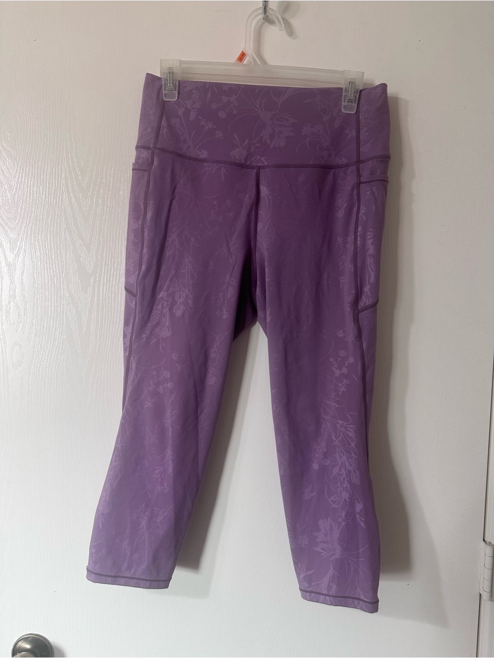 ZYIA Light n Tight Purple Floral Active Capri Leggings - Size 8-10